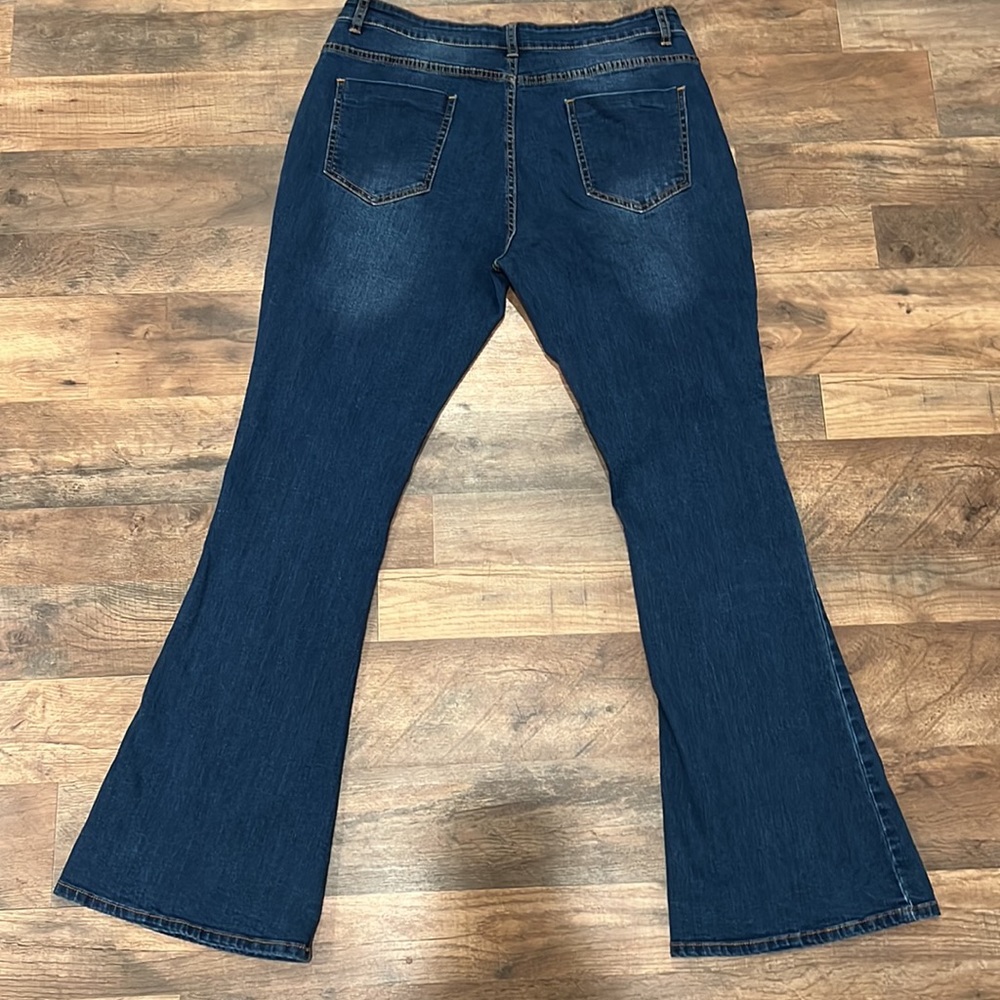 Blue Jeans - Picture 2 of 4